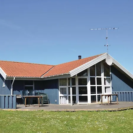 4 Bedroom Cozy Home In Sydals Дом отдыха Skovby (Syddanmark)
