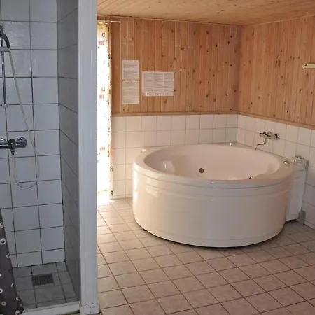 4 Bedroom Cozy Home In Sydals Дом отдыха Skovby (Syddanmark)